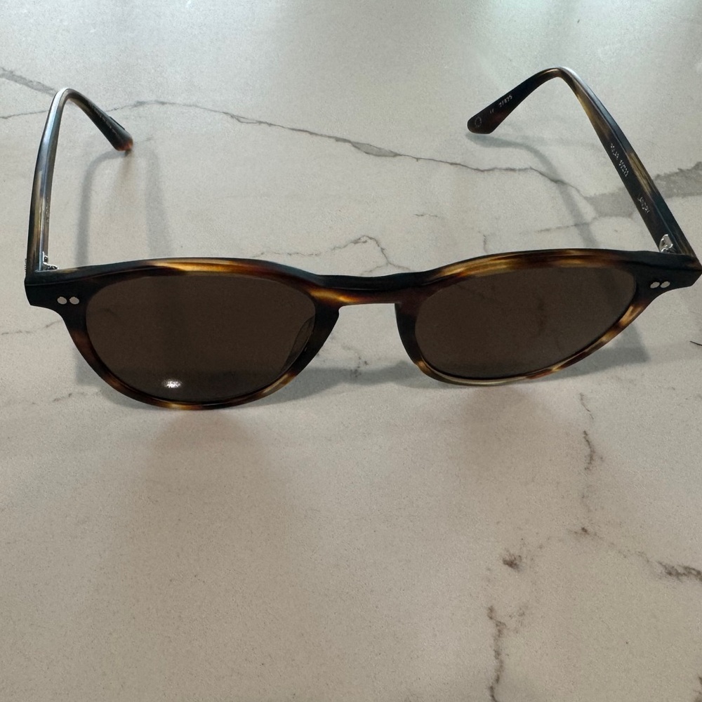 Krewe sunglasses 
Landry matte hickory polarized 
New  
Premium case, pouch